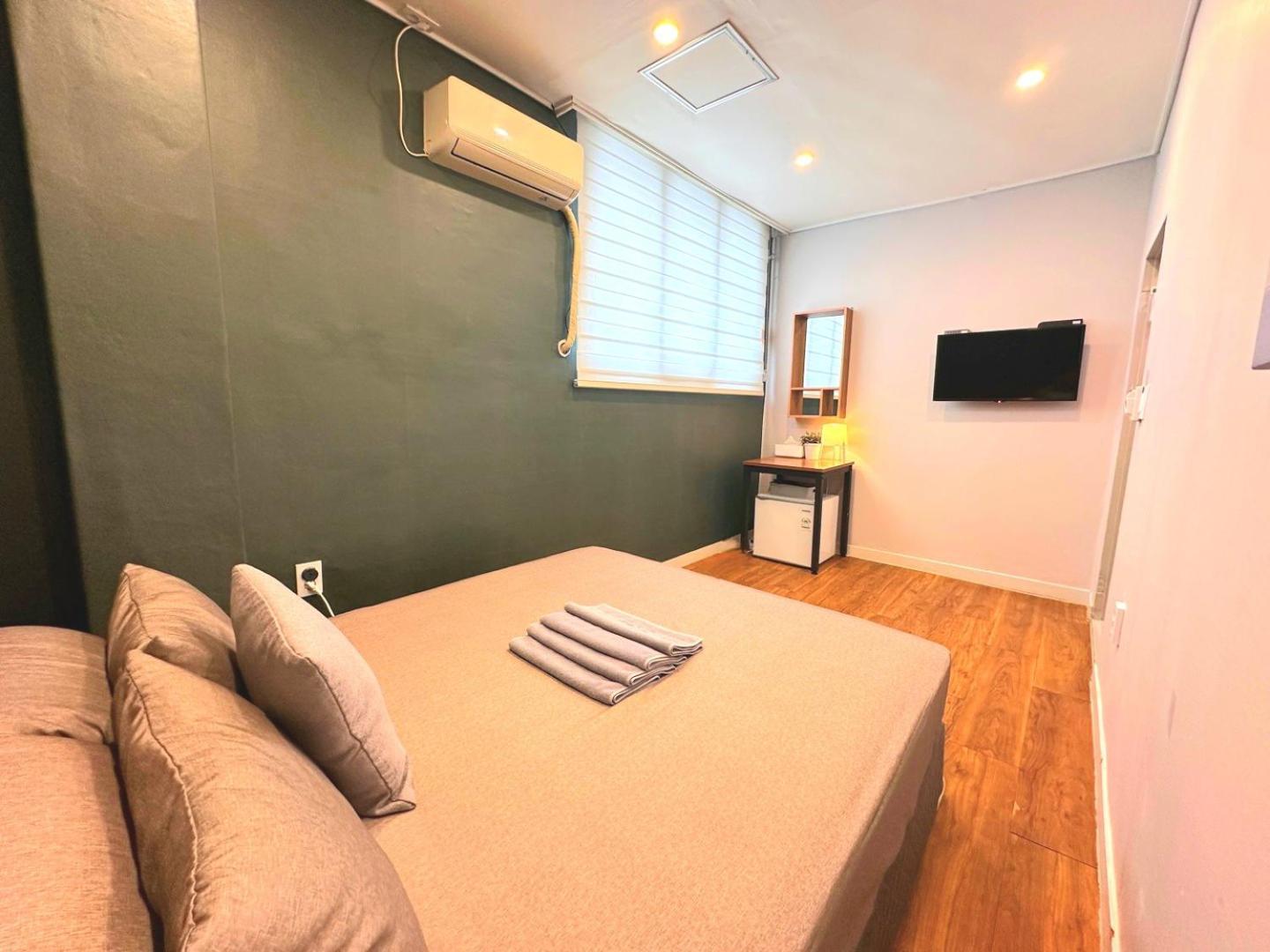 Oyo Hostel Dongdaemun1 Seul Esterno foto